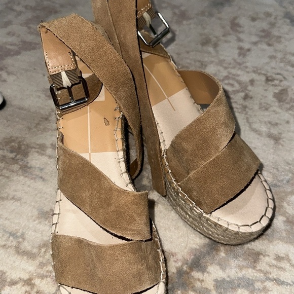 NWOB Dolce Vita Shayla Wedge Sandal Women's Size‎ 9.5 M Saddle Caramel Tan Suede - Picture 7 of 8